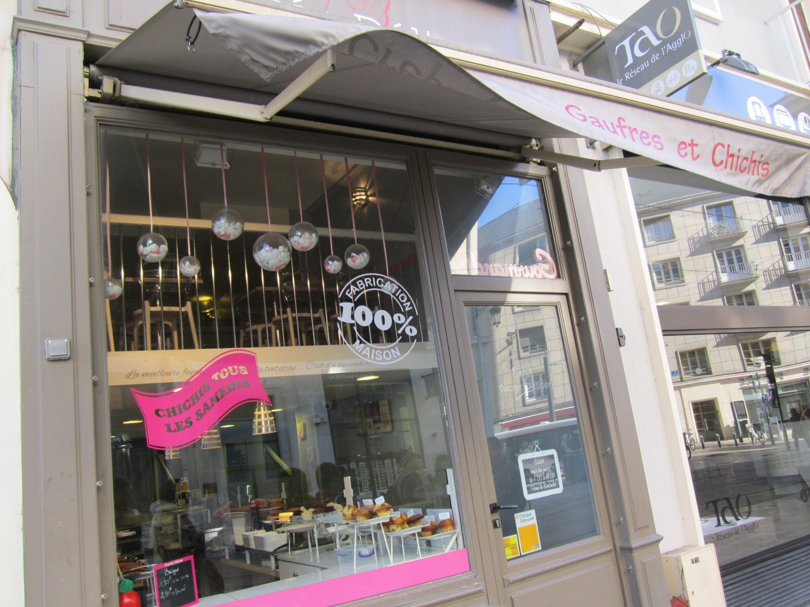 たっぷりのご飯を食べている｜初めての渡仏日記 5ème jour